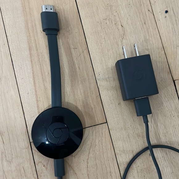 Google Chromecast - Picture 2 of 9